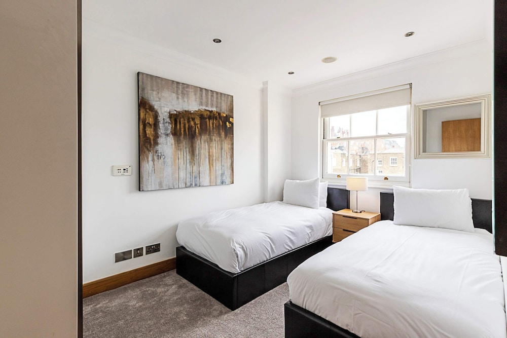 Elegant and Cosy Family Apartment in Marylebone