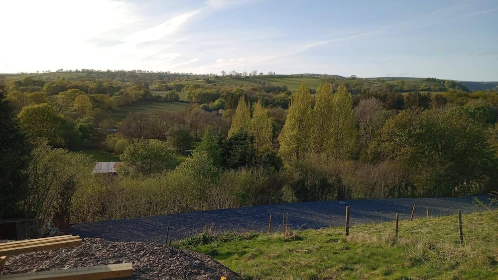 Llandovery - Cottage - Sleeps4 - Parking Secure Lock up for Bikes
