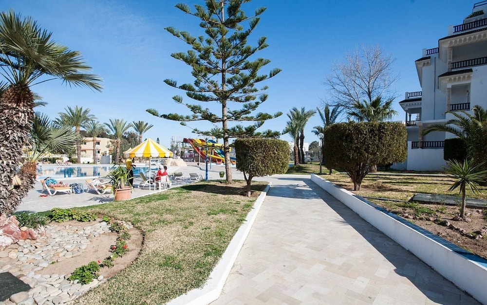 Hotel Riviera - Family Only