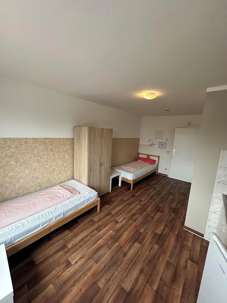 2-Rent Group Hostel Apartments HAN53