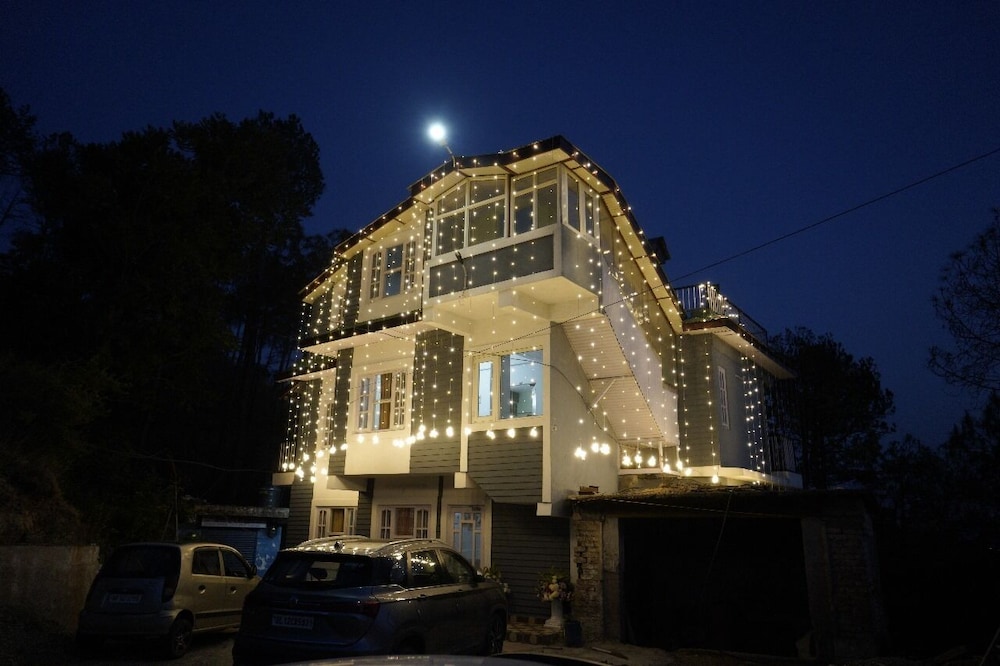 Hill Side Inn By Purple Tree Villa view 2
