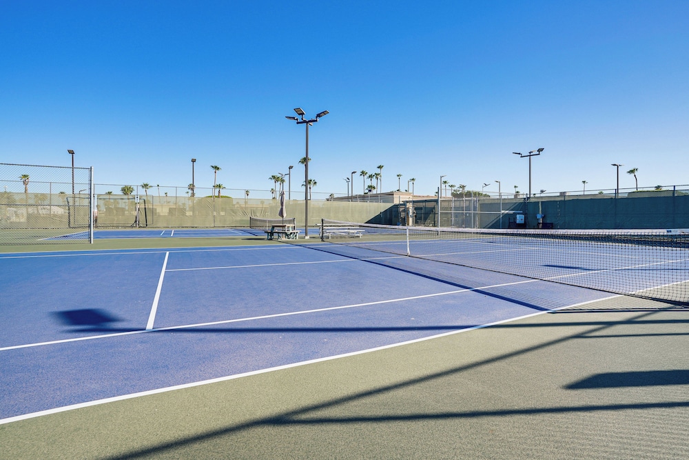 Pool, Hot Tub & Tennis Courts: Yuma Home Near Dtwn