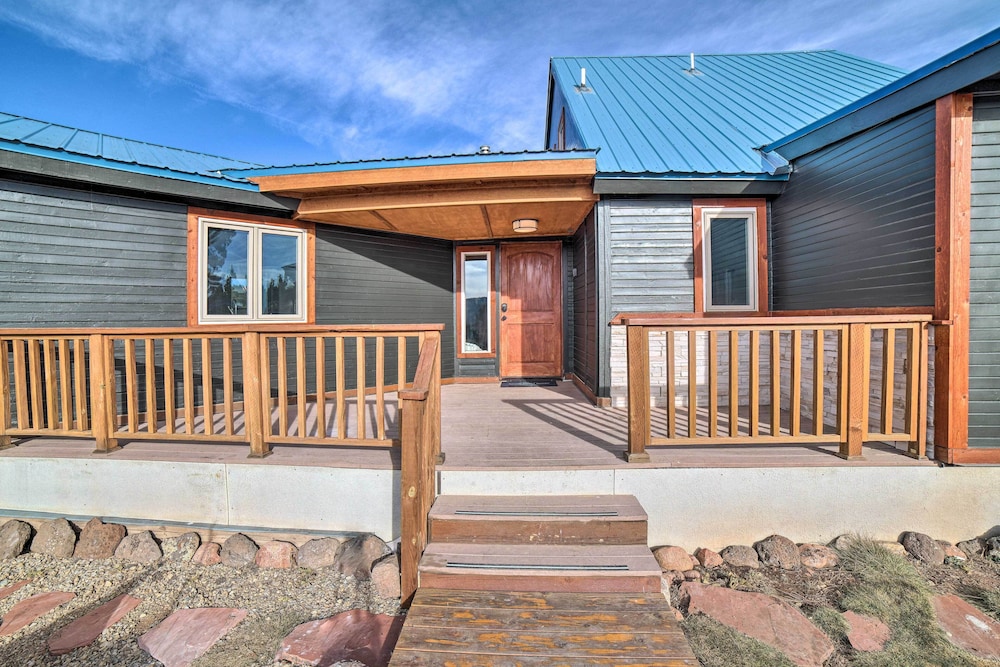 Angel Fire Mtn View Cabin w/ Hot Tub: 2 Mi to Ski