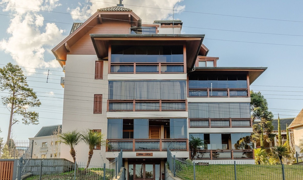 3 Bedroom Apartment With Mountain View Rlu0302