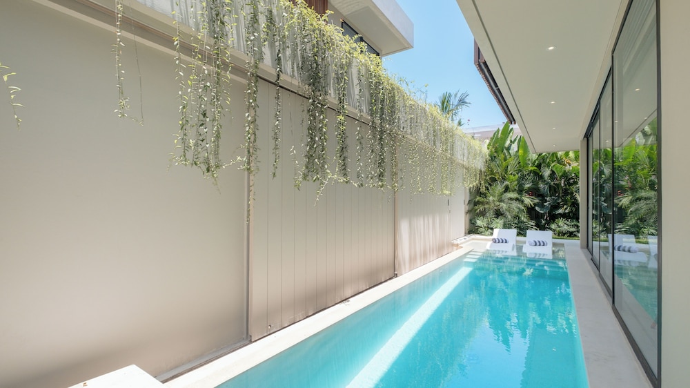 Loona Palm Villas Seseh