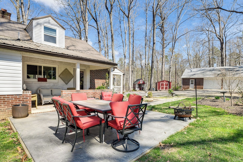 Secluded Home w/ 2-acre Fishing Pond