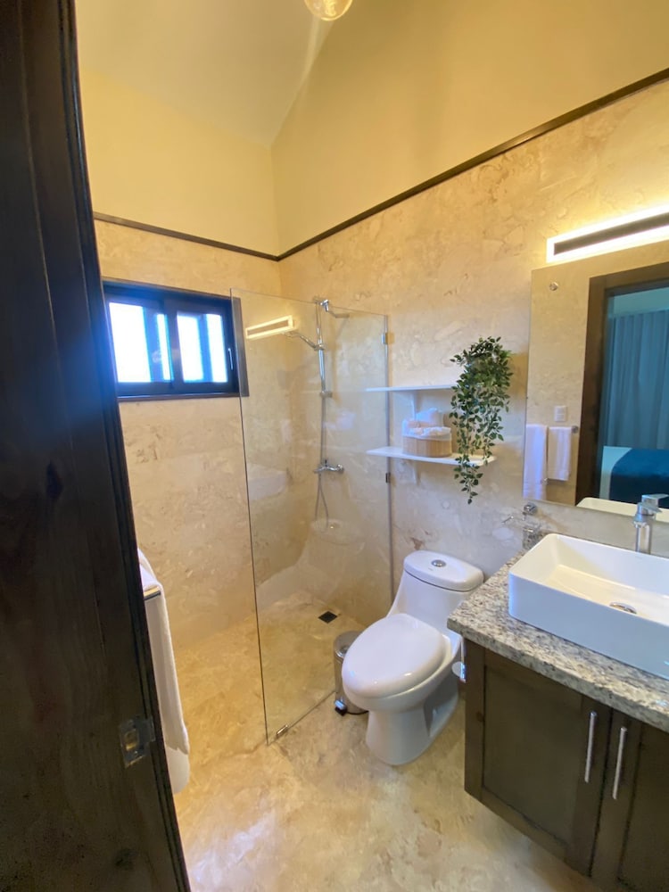 Luxury 5 Bedrooms Villa in Hispañola -sosua