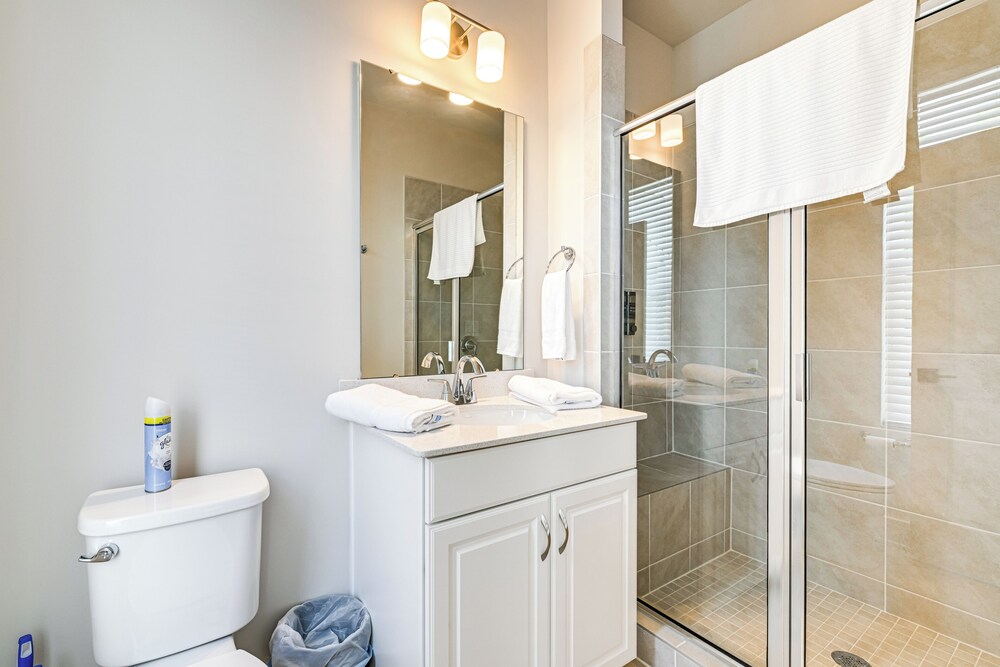 2 Mi to Dtwn Charlotte: Unit w/ Rooftop Deck!