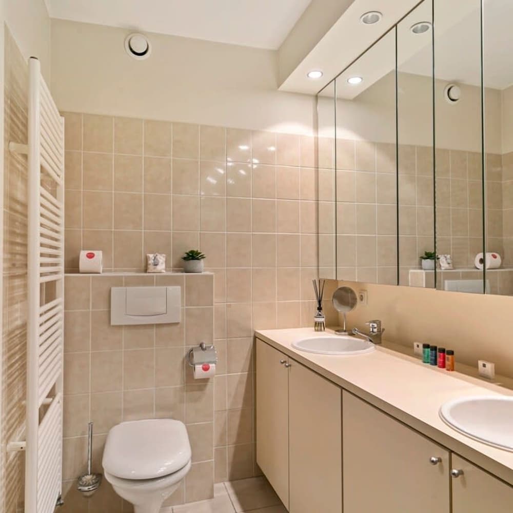 Cozy Apartment With Sea-view 1 min From Beach