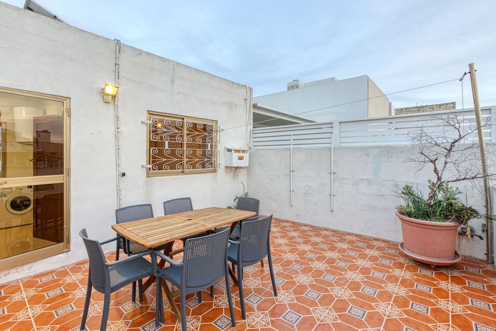 St James the Traditional 4-bed Townhouse Terrace