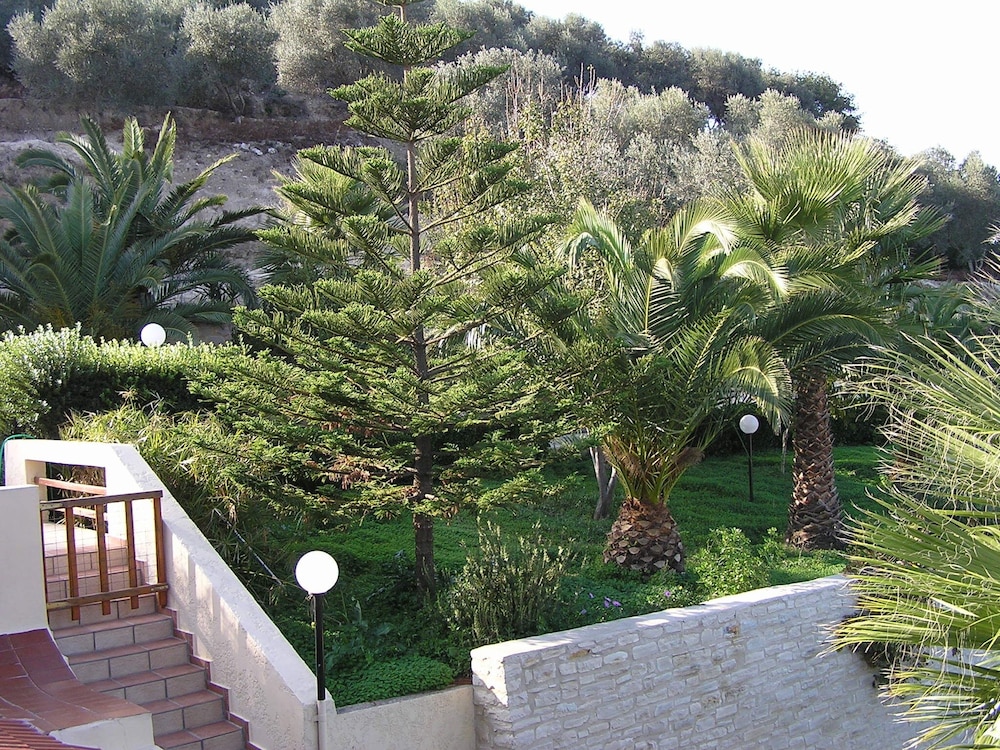 Stratos Villas