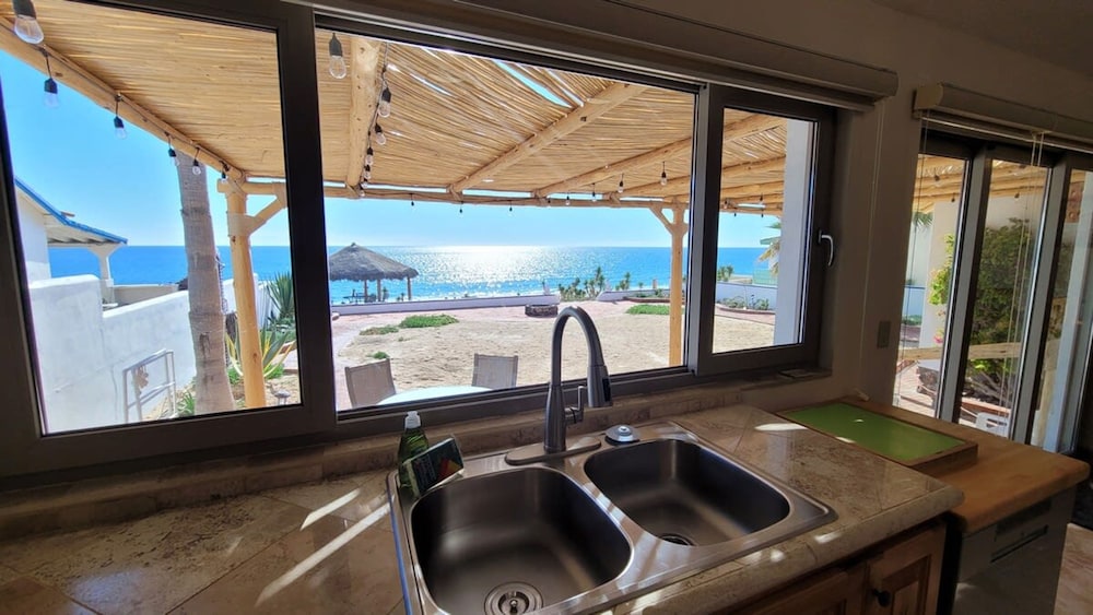 Casa Evita 3 Bedroom Beachfront Home