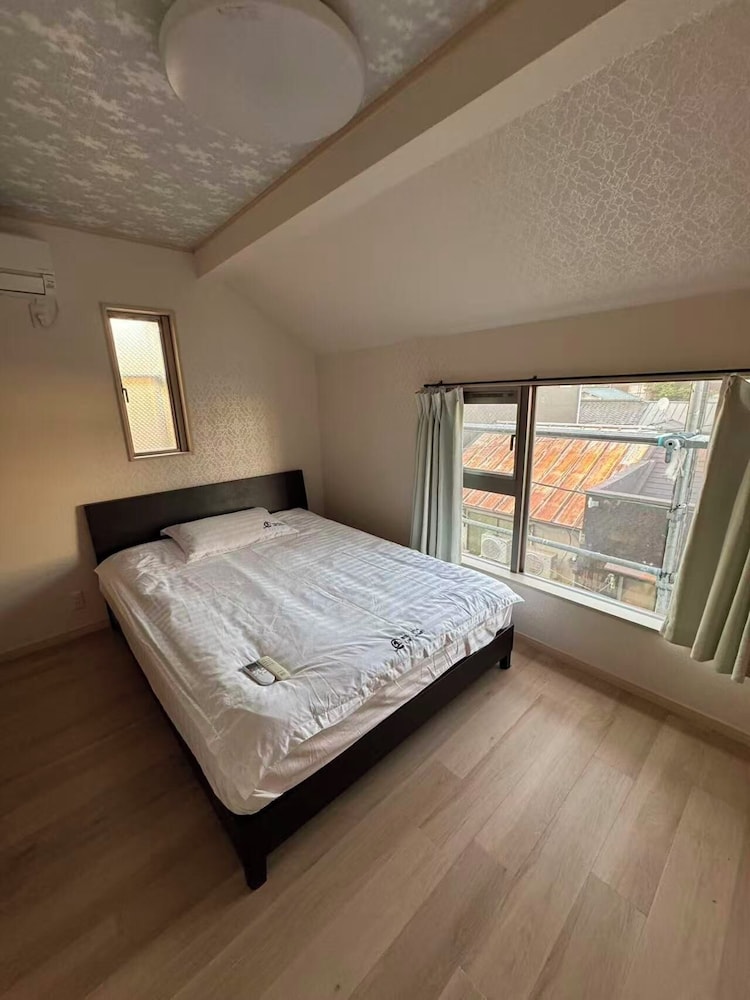 SUN WARM HOUSE