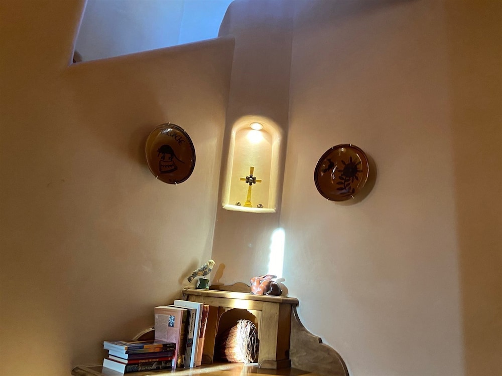 Piñon Dream - Walk to The Plaza, Comfortable Southwestern Style view 5