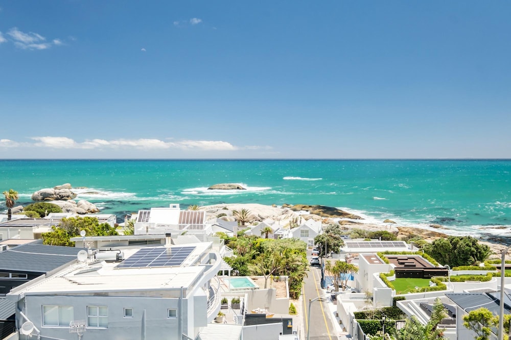 Camps Bay Villa w Views Pool Sapphire Tide Retreat