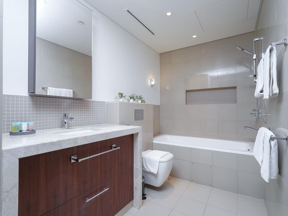 Lux 1BR Apt Burj Khalifa View by Belvilla