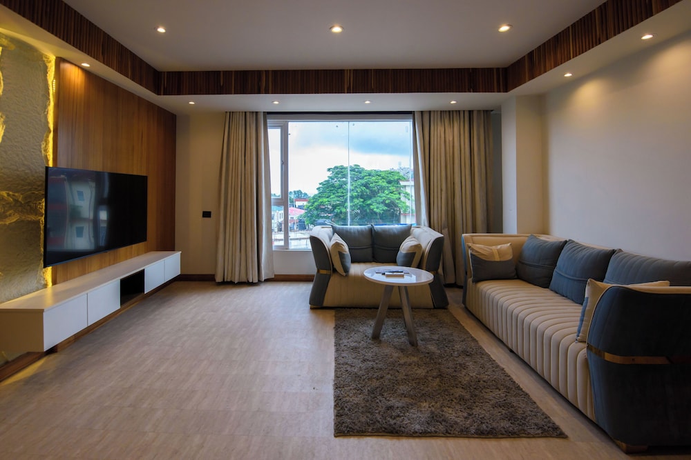 Emerald Hotel