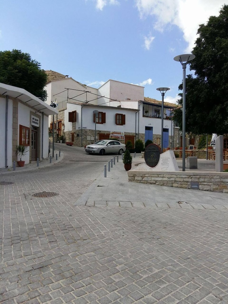 Romios Holiday Apartments view 4