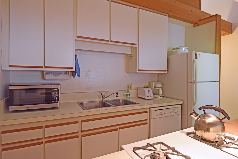 Lake Tahoe Vacations - Golden Ski Getaway - Property Image 9