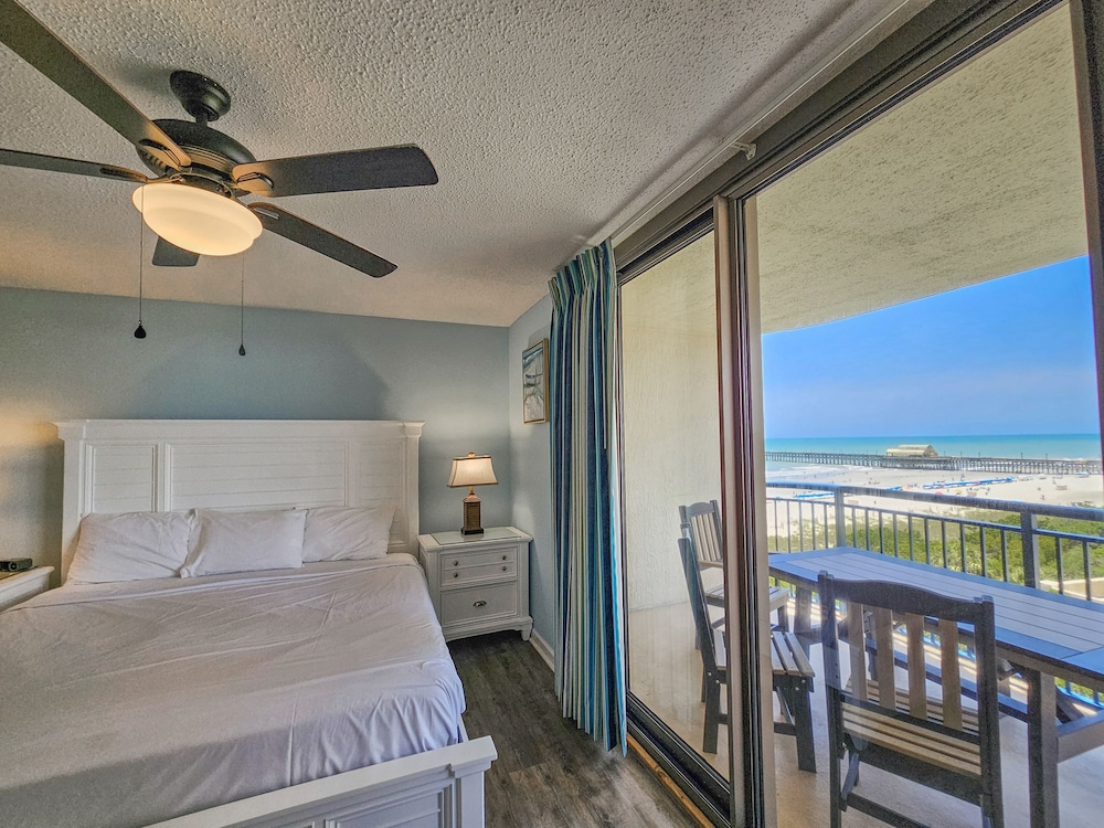 404bt, Ocean View Condo, Full Resort Amenities 2 Bedroom Condo