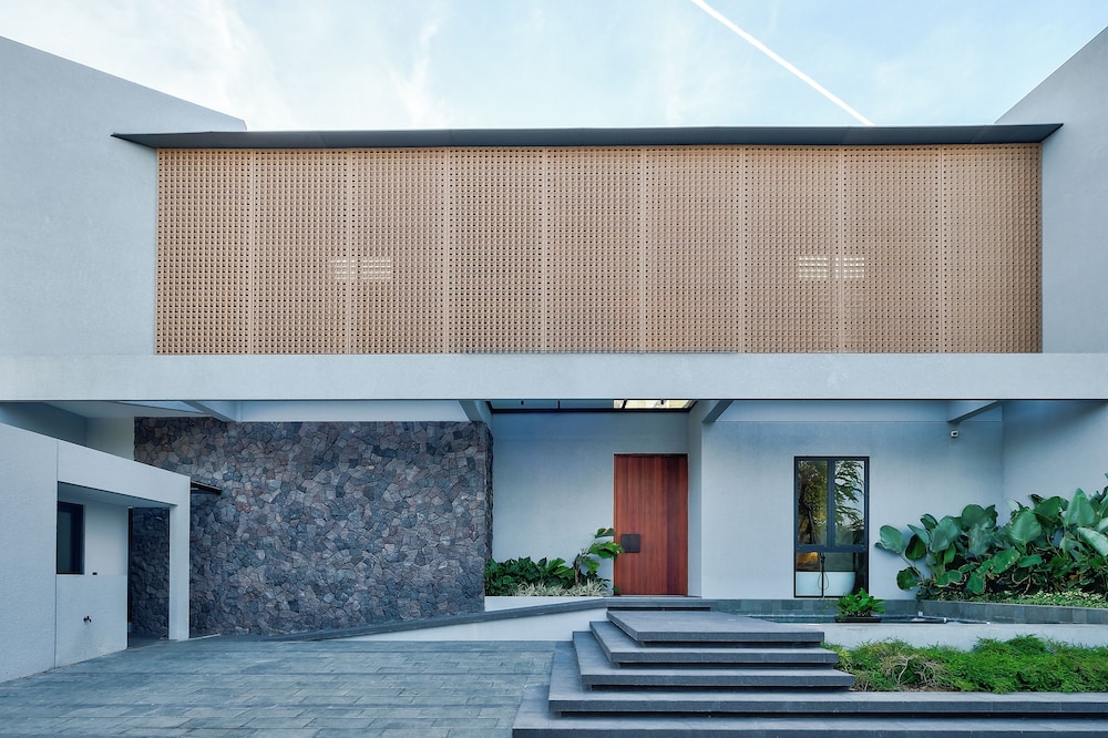 Villa Brandon by Nakula