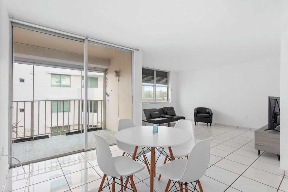 Bay Harbor Sunset Apt 4B