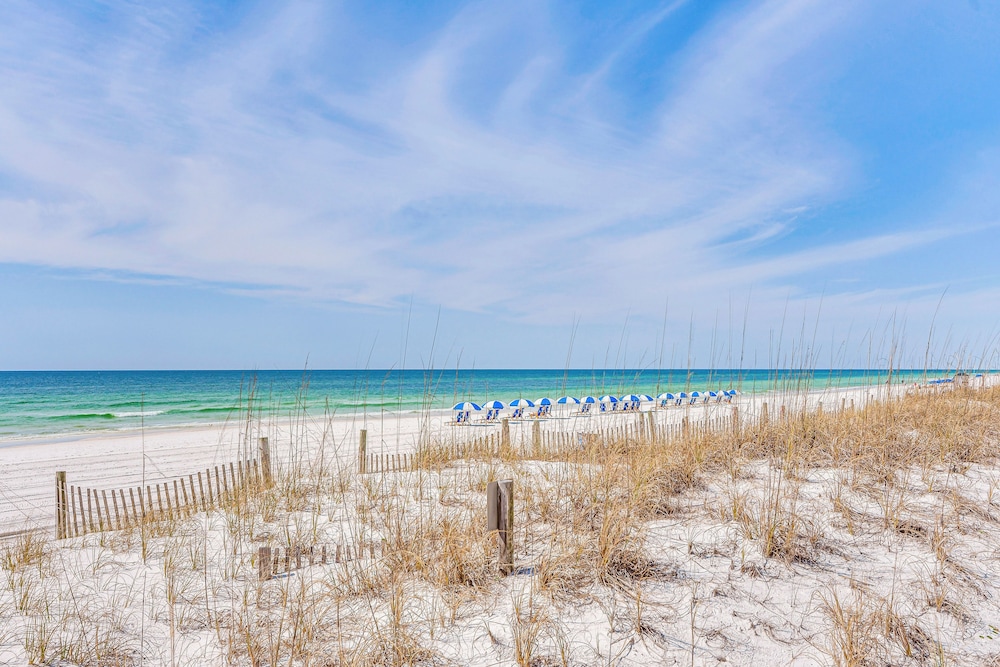 Waterfront Fort Walton Beach Condo: Pool Access!