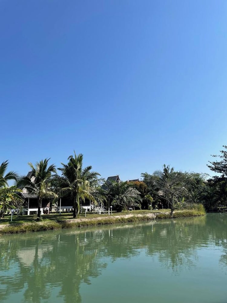 The Forest Hill Cafe & Homestay