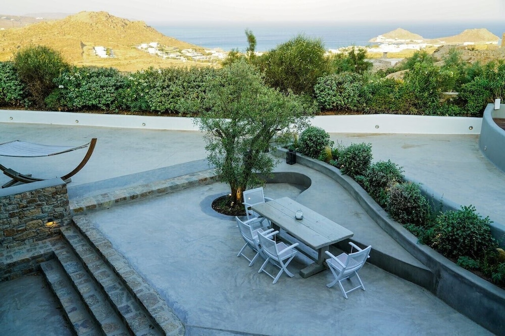 Bluewave Villa
