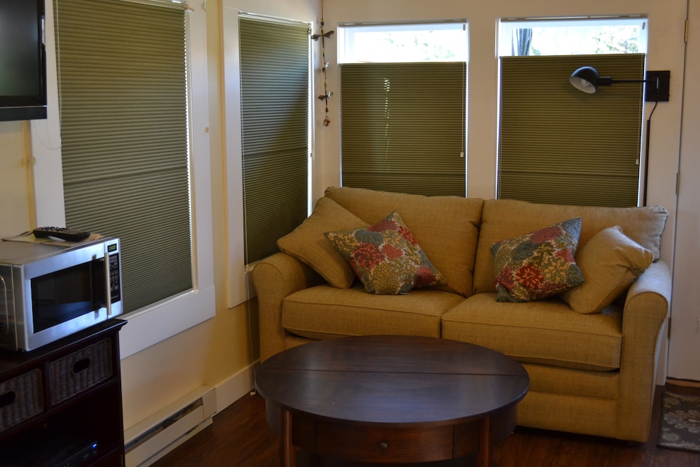 River Rock Cottages