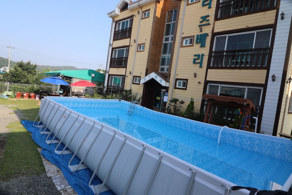Gyeongju Raspberry Pension view 2