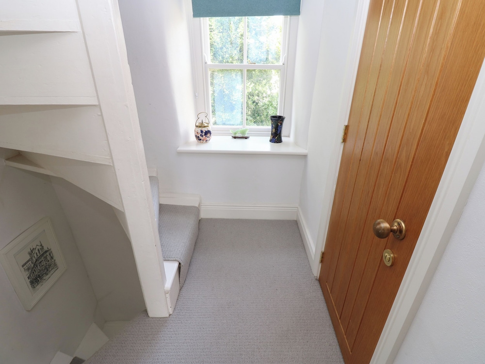Cross View Cottage