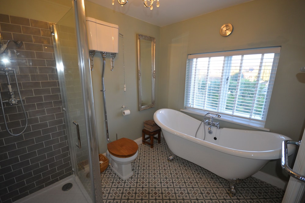 Delightful Cottage In Sandwich - One Bedroom