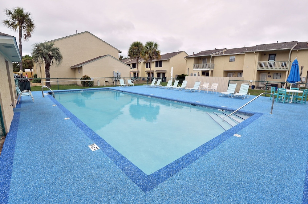 133 West Leslie Lane 2 Bedroom Townhouse