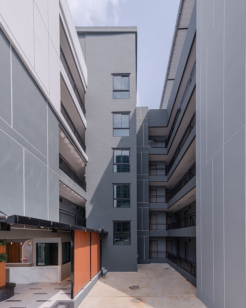 Aqua Residences