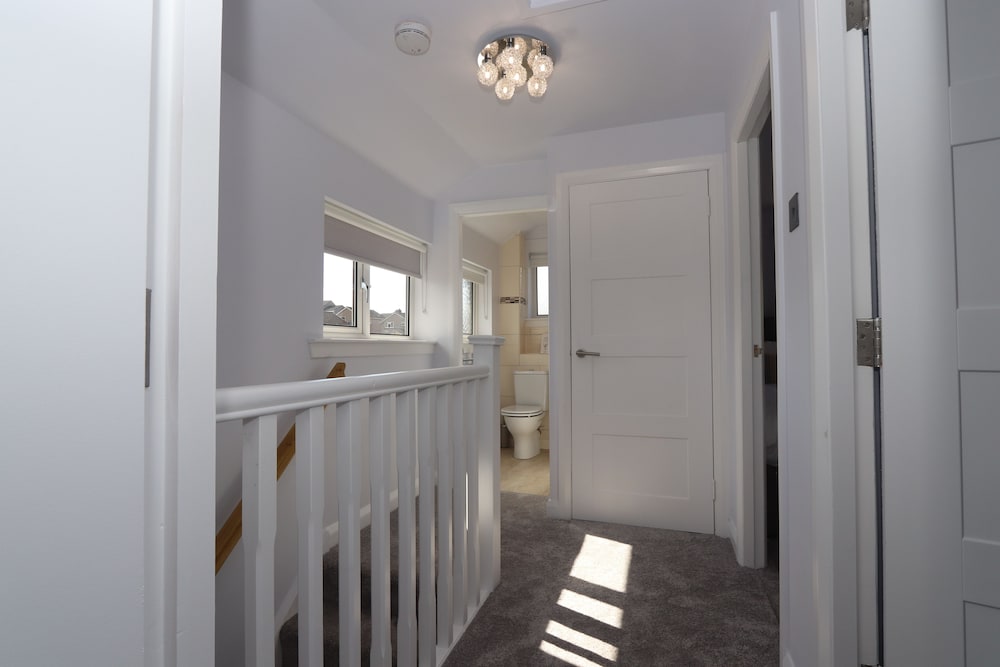 Dunfermline Luxury 3 bedroom house view 5