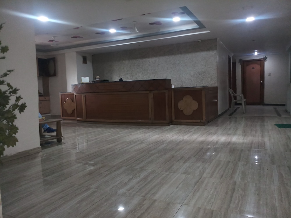 Rajshree Hotel
