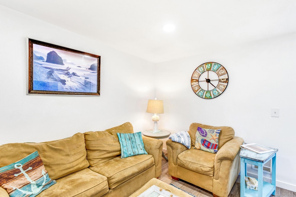 Shine On Condo in Ocean Shores