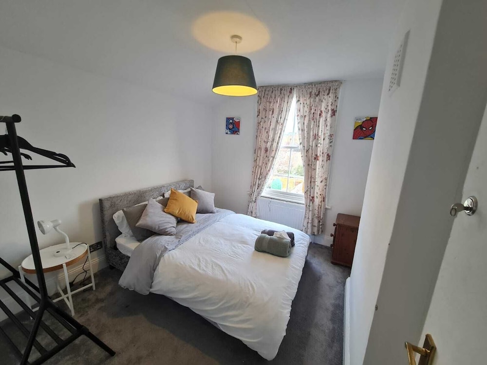 3-bed House in London Self-contained in Ladywell