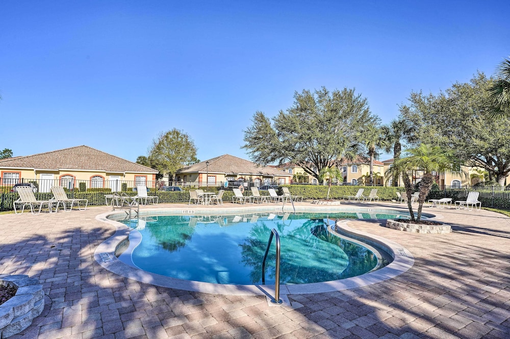 Pool Access: Family-friendly Poinciana Condo!