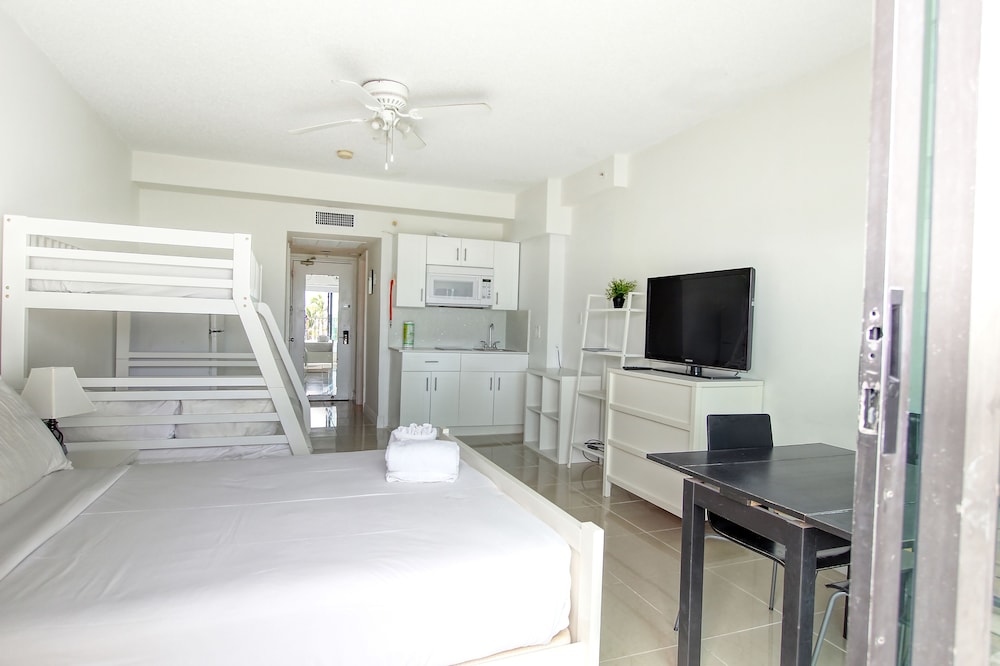Private Apartments at the Casablanca