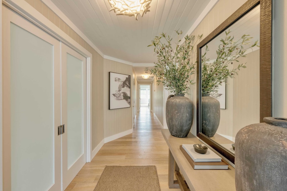 Chic Sonoma Oasis w/ Pool, Bocce, Hot Tub + Minutes to Downtown