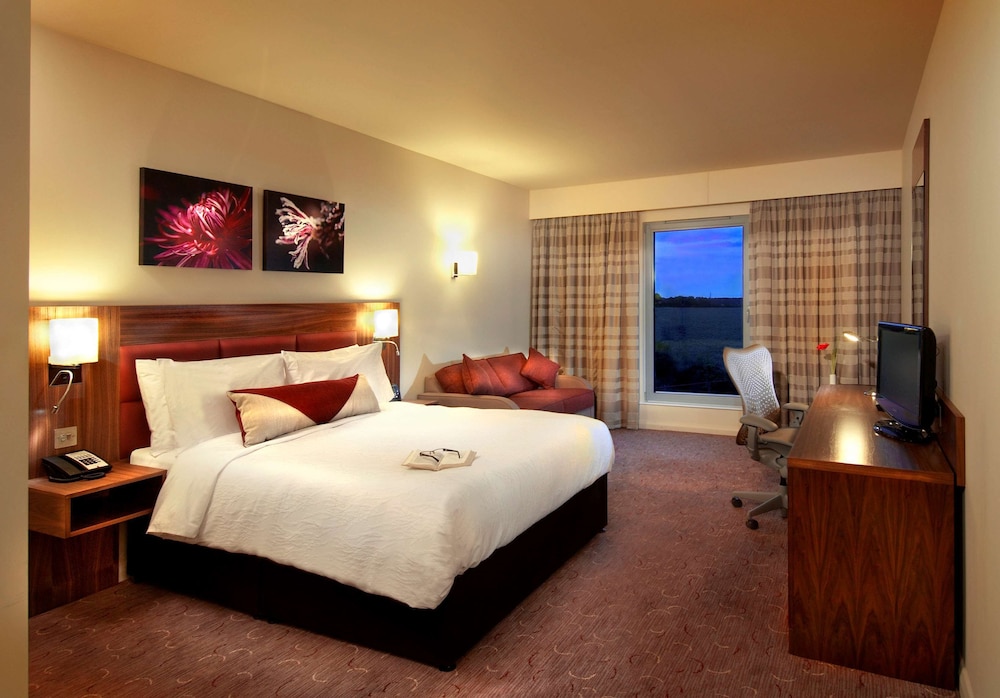 Luton Vacations - Hilton Garden Inn Luton North, United Kingdom - Property Image 51