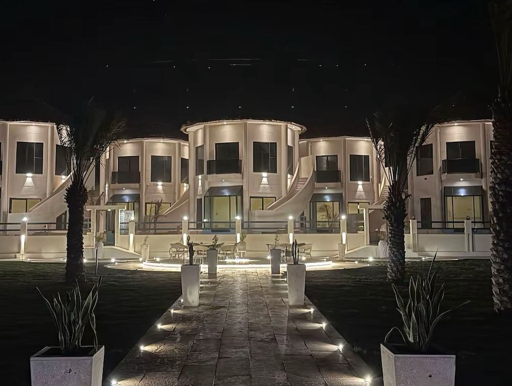 Dana Beach Resort - Al Ashkharah