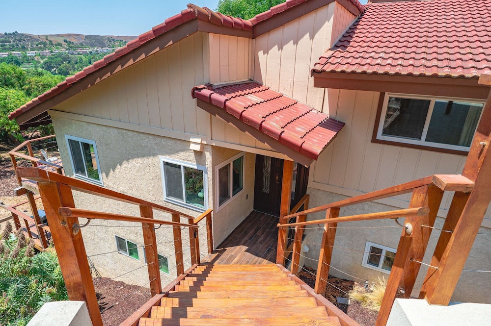 Mountain View Family Retreat w Game Room Scenic Decks