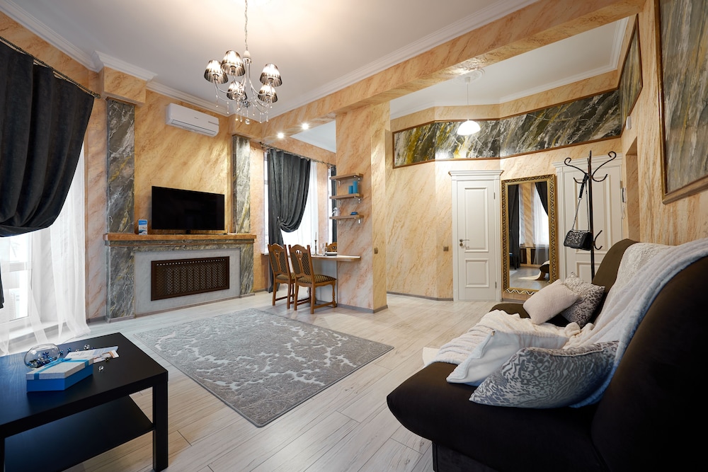 PaulMarie Apartments on Prs. Lenina view 4