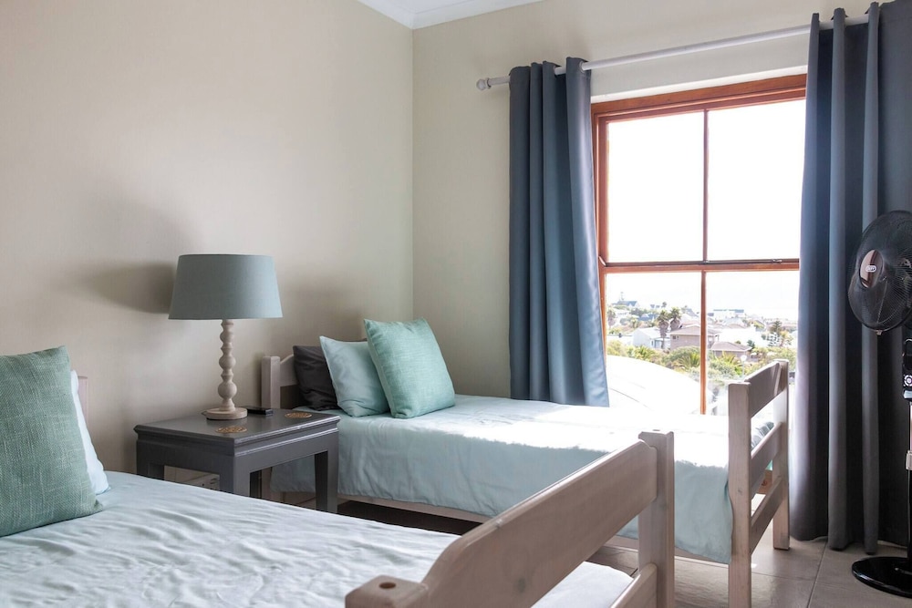 Serene Langebaan Getaway With Garden Views