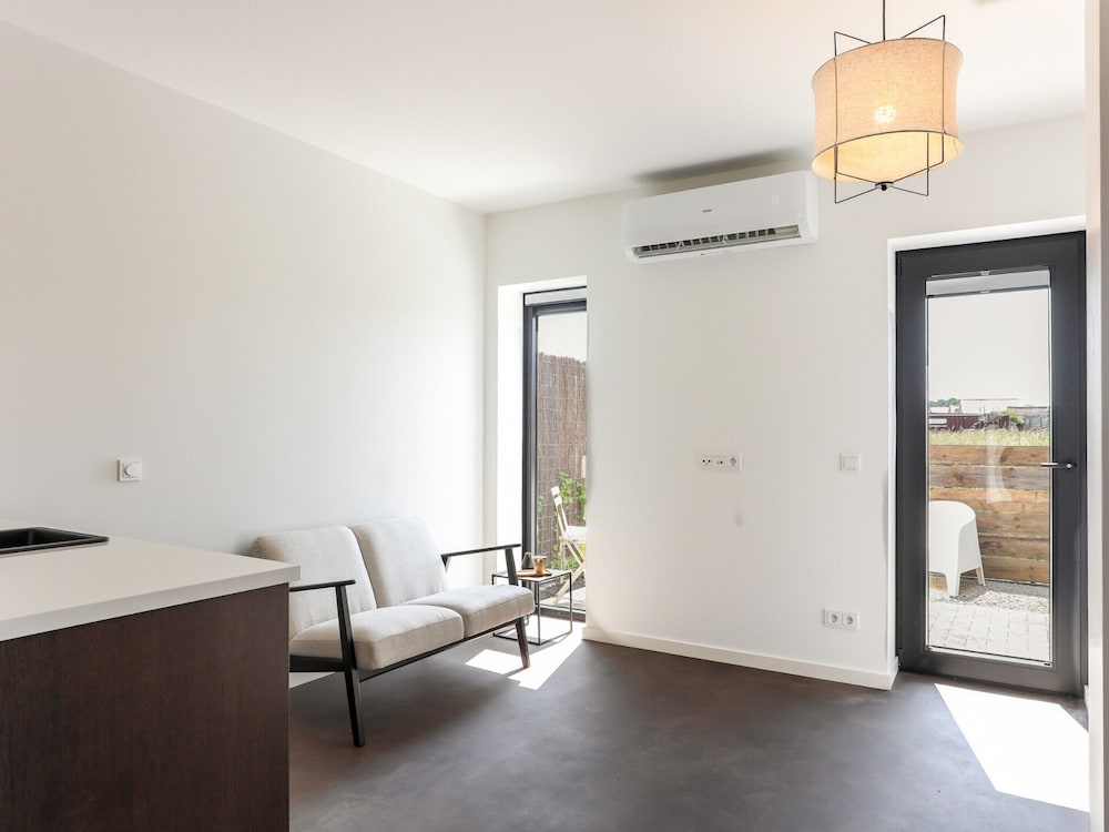 Modern Suite Near Beach