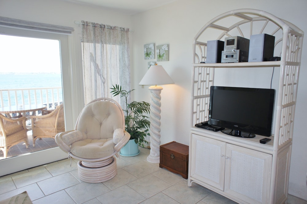 Direct Ocean Front In-unit Wifi Concierge Included - Vrkcv