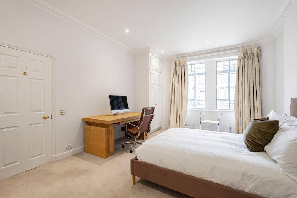 Luxury 3BR Mayfair Apartment Near Green Park